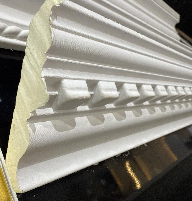 קיר תקרה مثلثات