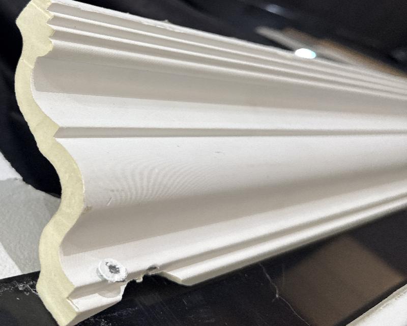 קיר תקרה الكبيره